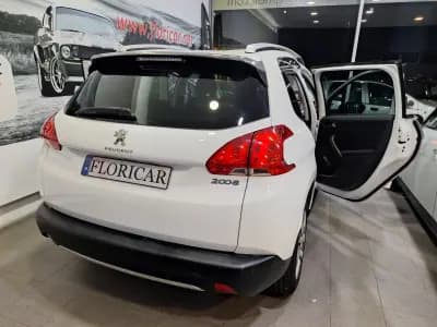Vendo Peugeot 2008 2015 - 9740 EUR, 120266 km - AUTO.MOTO.pt