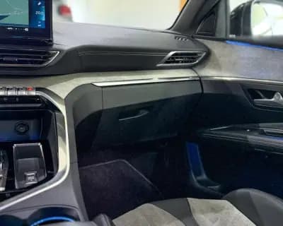 Vendo Peugeot 3008 2021 - 23650 EUR, 140511 km - AUTO.MOTO.pt