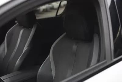 Vendo Peugeot 308 2022 - 22900 EUR, 133639 km - AUTO.MOTO.pt