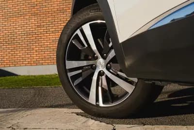 Vendo Peugeot 5008 2021 - 24000 EUR, 115000 km - AUTO.MOTO.pt