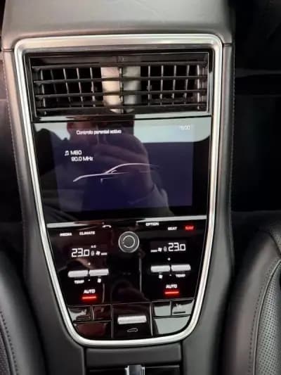 Vendo Porsche Panamera 2017 - 58990 EUR, 114000 km - AUTO.MOTO.pt
