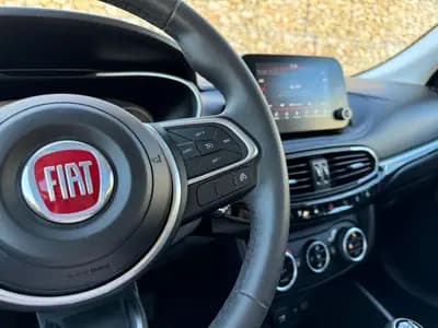 Vendo Fiat Tipo 2021 - 16480 EUR, 83000 km - AUTO.MOTO.pt