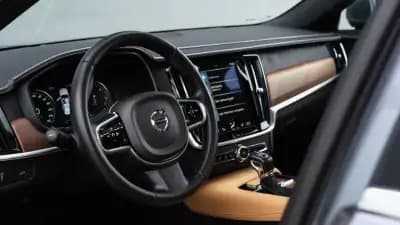 Sell Volvo S90 2016 - 24750 EUR, 266000 km - AUTO.MOTO.pt