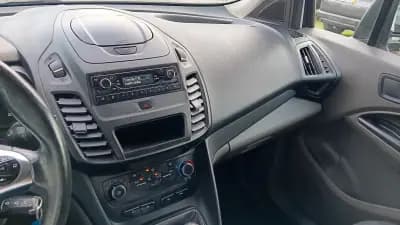 Vendo Ford Transit Connect 2018 - 12300 EUR, 207321 km - AUTO.MOTO.pt