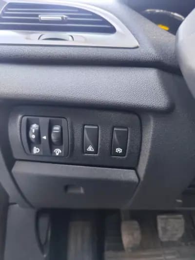 Vendo Renault Mégane Sport Tourer 2014 - 9980 EUR, 92200 km - AUTO.MOTO.pt