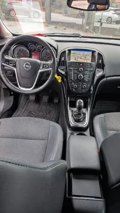 Vendo Opel Astra Sports Tourer 2016 - 9998 EUR, 162378 km - AUTO.MOTO.pt