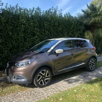 Vendo Renault Captur 2014 - 13990 EUR, 146000 km - AUTO.MOTO.pt