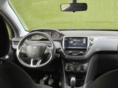 Vendo Peugeot 208 2016 - 8900 EUR, 178000 km - AUTO.MOTO.pt