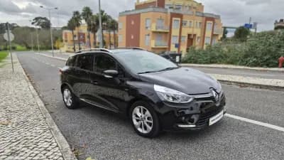 Vendo Renault Clio Sport Tourer 2018 - 11890 EUR, 98000 km - AUTO.MOTO.pt