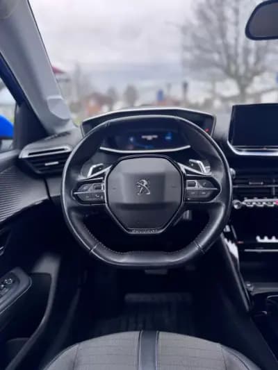 Sell Peugeot 208 2021 - 15500 EUR, 71335 km - AUTO.MOTO.pt