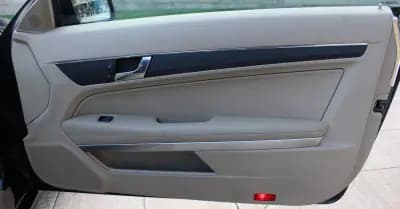 Sell Mercedes-Benz E 200 2011 - 15990 EUR, 139900 km - AUTO.MOTO.pt