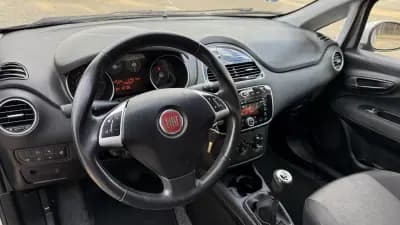 Vendo Fiat Punto 2015 - 9500 EUR, 170000 km - AUTO.MOTO.pt