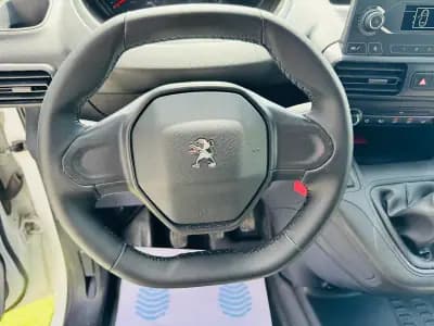 Sell Peugeot 2019 - 15000 EUR, 149000 km - AUTO.MOTO.pt