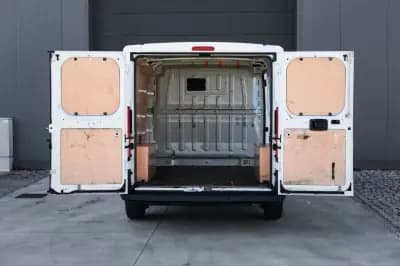 Sell Citroën Jumper 2018 - 16800 EUR, 168000 km - AUTO.MOTO.pt