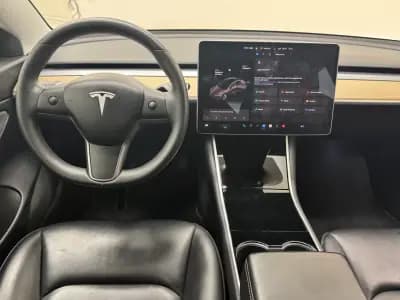 Sell Tesla Model 3 2019 - 24890 EUR, 118800 km - AUTO.MOTO.pt