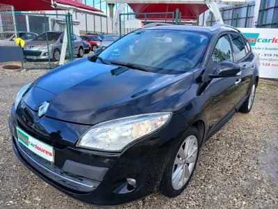 Sell Renault Mégane Sport Tourer 2017 - 7750 EUR, 141758 km - AUTO.MOTO.pt