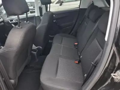 Sell Peugeot 208 2017 - 8900 EUR, 191000 km - AUTO.MOTO.pt