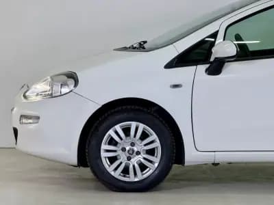 Vendo Fiat Punto 2017 - 7950 EUR, 77357 km - AUTO.MOTO.pt