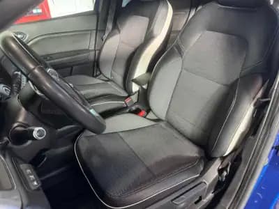 Vendo Renault Captur 2021 - 19250 EUR, 90487 km - AUTO.MOTO.pt