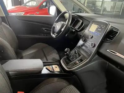 Sell Renault Scénic 2017 - 15800 EUR, 156509 km - AUTO.MOTO.pt