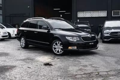 Vendo Skoda Superb Break 2011 - 7999 EUR, 290000 km - AUTO.MOTO.pt