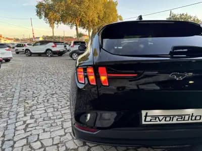 Vendo Ford Mustang Mach-E 2021 - 28990 EUR, 118000 km - AUTO.MOTO.pt