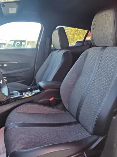 Vendo Peugeot 2008 2024 - 22900 EUR, 27230 km - AUTO.MOTO.pt