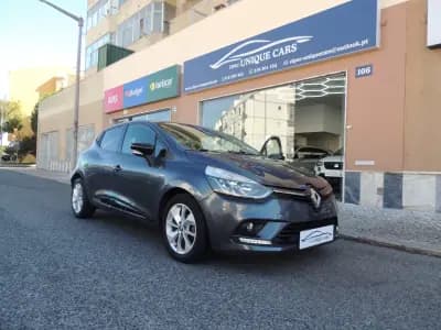 Sell Renault Clio 2017 - 10950 EUR, 140000 km - AUTO.MOTO.pt