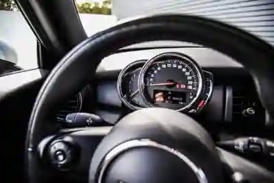 Vendo MINI One 2018 - 17750 EUR, 39750 km - AUTO.MOTO.pt