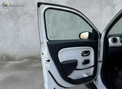 Vendo Renault Twingo 2017 - 7990 EUR, 130000 km - AUTO.MOTO.pt