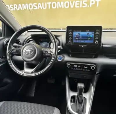 Sell Toyota Yaris 2021 - 21400 EUR, 91340 km - AUTO.MOTO.pt