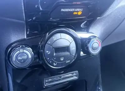 Sell Ford Fiesta 2015 - 11250 EUR, 114547 km - AUTO.MOTO.pt