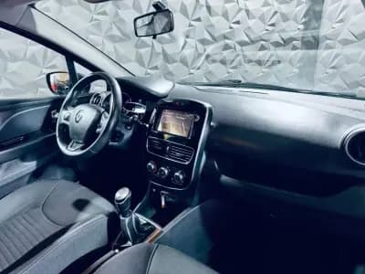 Vendo Renault Clio 2017 - 13990 EUR, 104061 km - AUTO.MOTO.pt