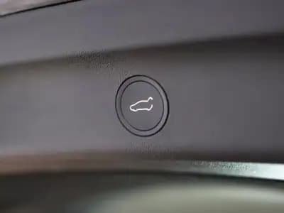 Vendo Tesla Model Y 2022 - 41900 EUR, 27000 km - AUTO.MOTO.pt