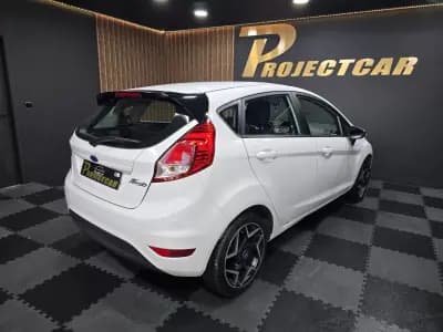 Sell Ford Fiesta 2015 - 10750 EUR, 165000 km - AUTO.MOTO.pt