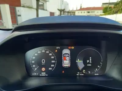 Sell Volvo XC 40 2022 - 29990 EUR, 88560 km - AUTO.MOTO.pt