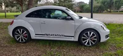 Vendo Volkswagen New Beetle 2011 - 18490 EUR, 163800 km - AUTO.MOTO.pt