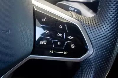 Vendo Volkswagen Touareg 2021 - 59900 EUR, 55000 km - AUTO.MOTO.pt