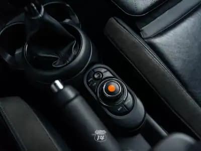 Sell MINI 2019 - 17990 EUR, 53900 km - AUTO.MOTO.pt