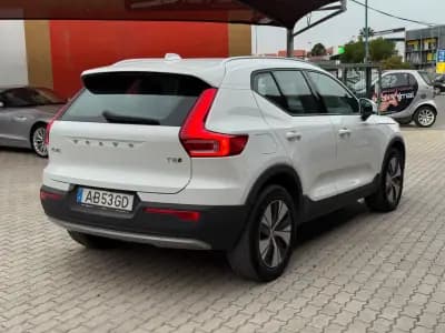 Vendo Volvo XC 40 2020 - 26950 EUR, 137000 km - AUTO.MOTO.pt