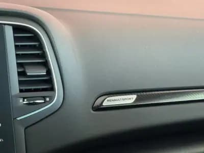 Sell Renault Mégane 2019 - 49990 EUR, 11812 km - AUTO.MOTO.pt