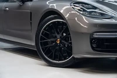 Sell Porsche Panamera Sport Turismo 2018 - 69950 EUR, 133000 km - AUTO.MOTO.pt