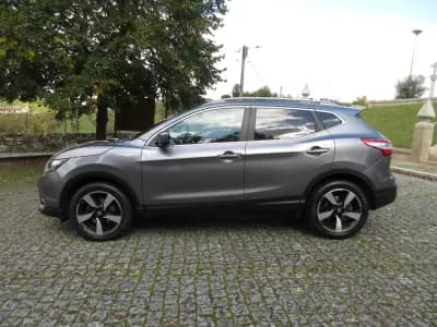 Vendo Nissan Qashqai 2015 - 13490 EUR, 216000 km - AUTO.MOTO.pt