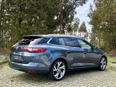 Sell Renault Mégane 2019 - 15990 EUR, 167000 km - AUTO.MOTO.pt
