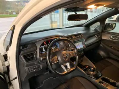 Vendo Nissan Leaf 2019 - 16450 EUR, 58449 km - AUTO.MOTO.pt