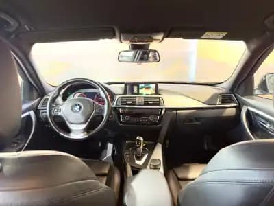 Vendo BMW 320 2018 - 21900 EUR, 181742 km - AUTO.MOTO.pt