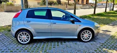 Vendo Fiat Punto 2008 - 4500 EUR, 198000 km - AUTO.MOTO.pt