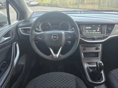 Vendo Opel Astra Sports Tourer 2020 - 9950 EUR, 208000 km - AUTO.MOTO.pt
