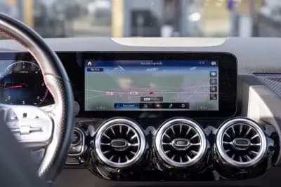 Vendo Mercedes-Benz B 200 2022 - 32900 EUR, 46000 km - AUTO.MOTO.pt