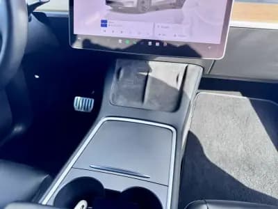 Vendo Tesla Model Y 2022 - 39990 EUR, 59000 km - AUTO.MOTO.pt